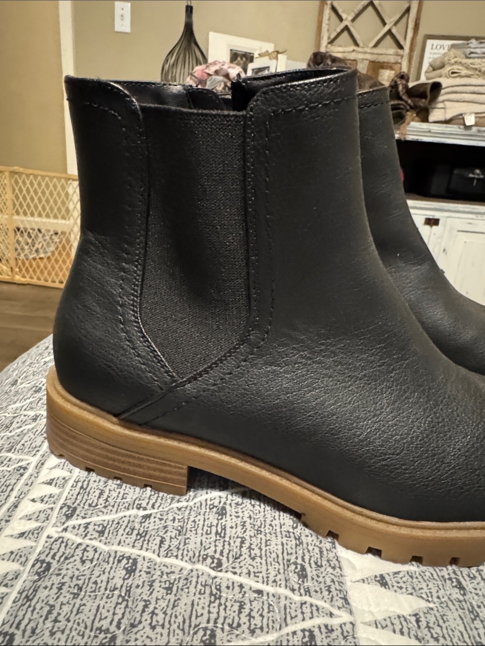 Wonderly Black Ankle Boots - Picture 3 of 6